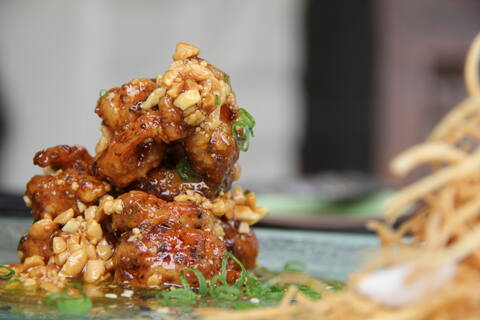 Fotografía gourmet de un plato de El Vietnamita, restaurante de comida asiática
