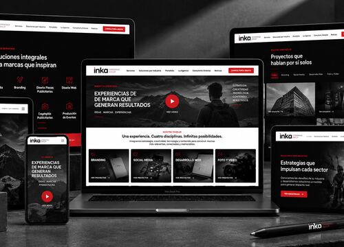 Mockup de sitio web sobre laptop y celular
